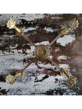 Vintage Brass Expandable Trivet Ornate Shell Design Dish Or Plant Pot Holder